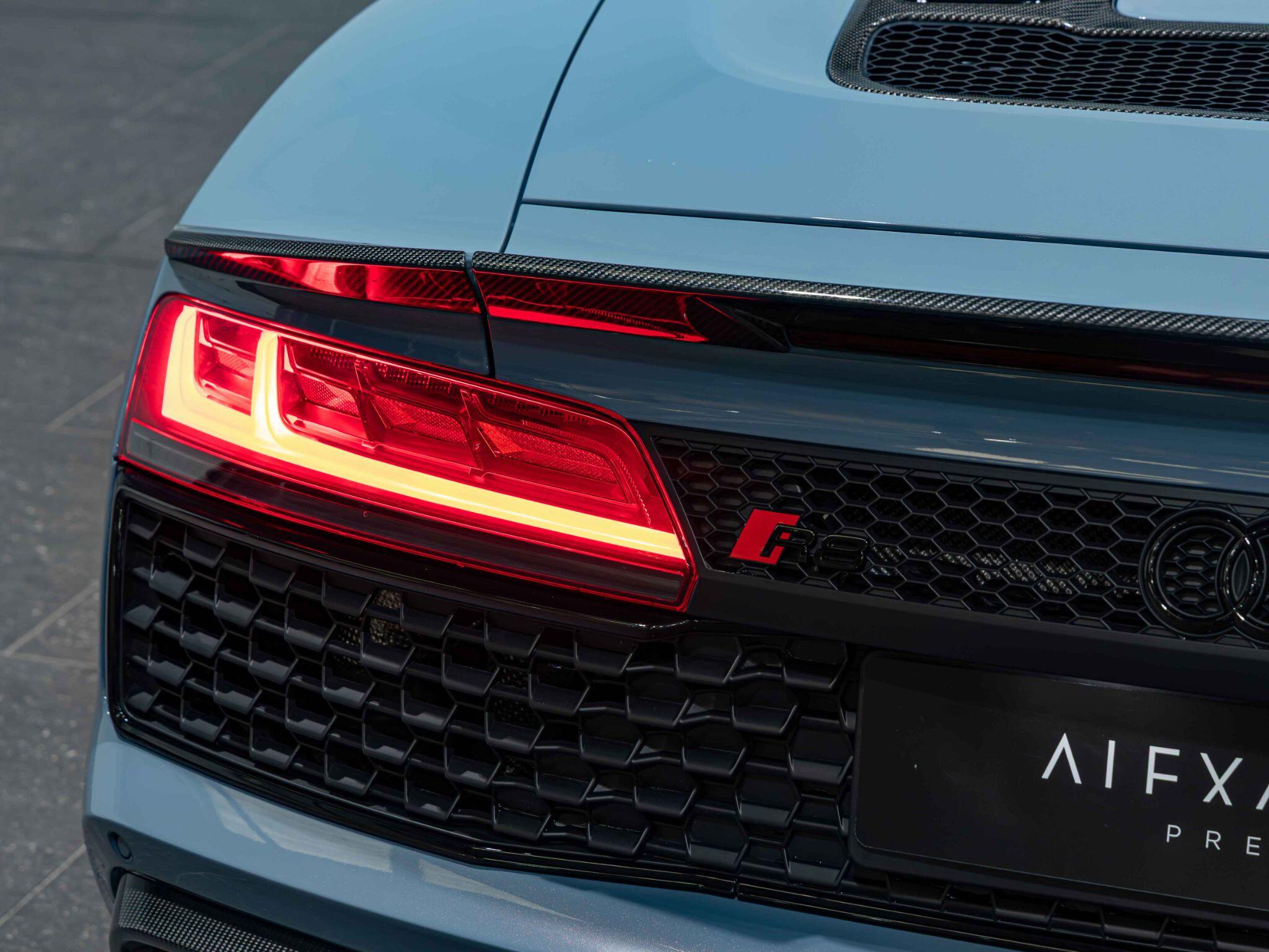 Audi R8 view 20