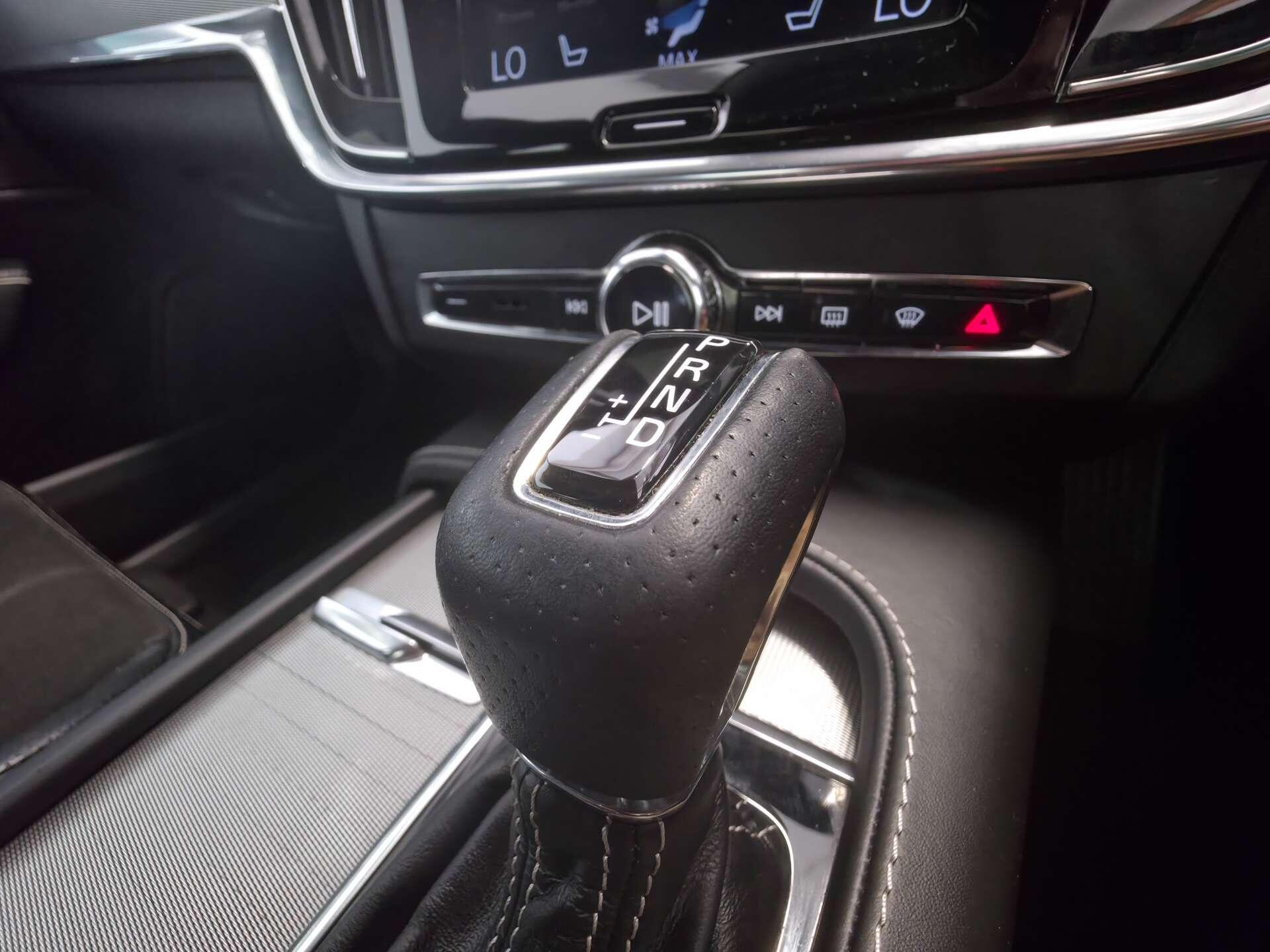 Volvo S90 view 44