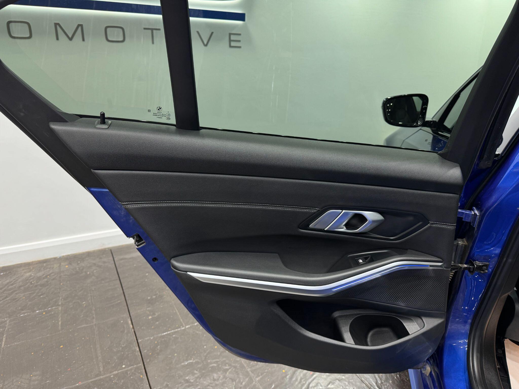 BMW 3 Series view 46