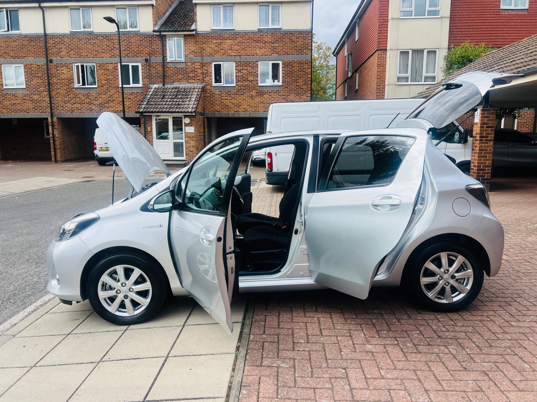 Toyota Yaris view 23