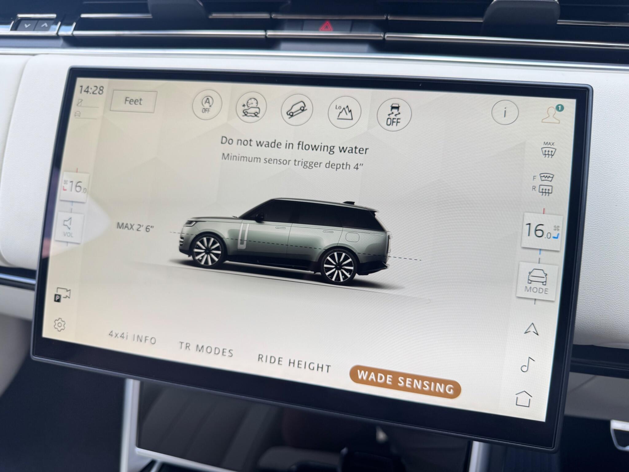 Land Rover Range Rover view 20