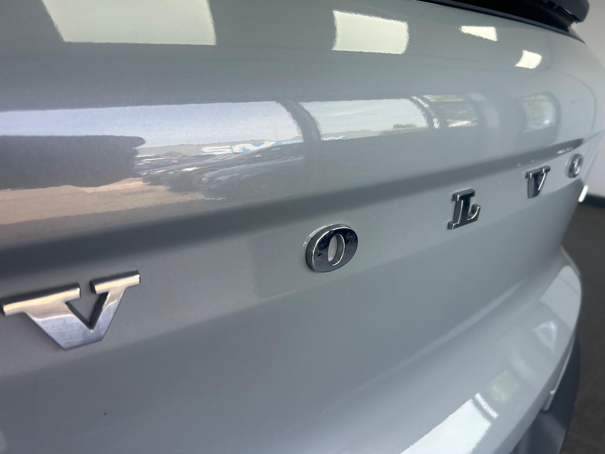Volvo XC40 view 34