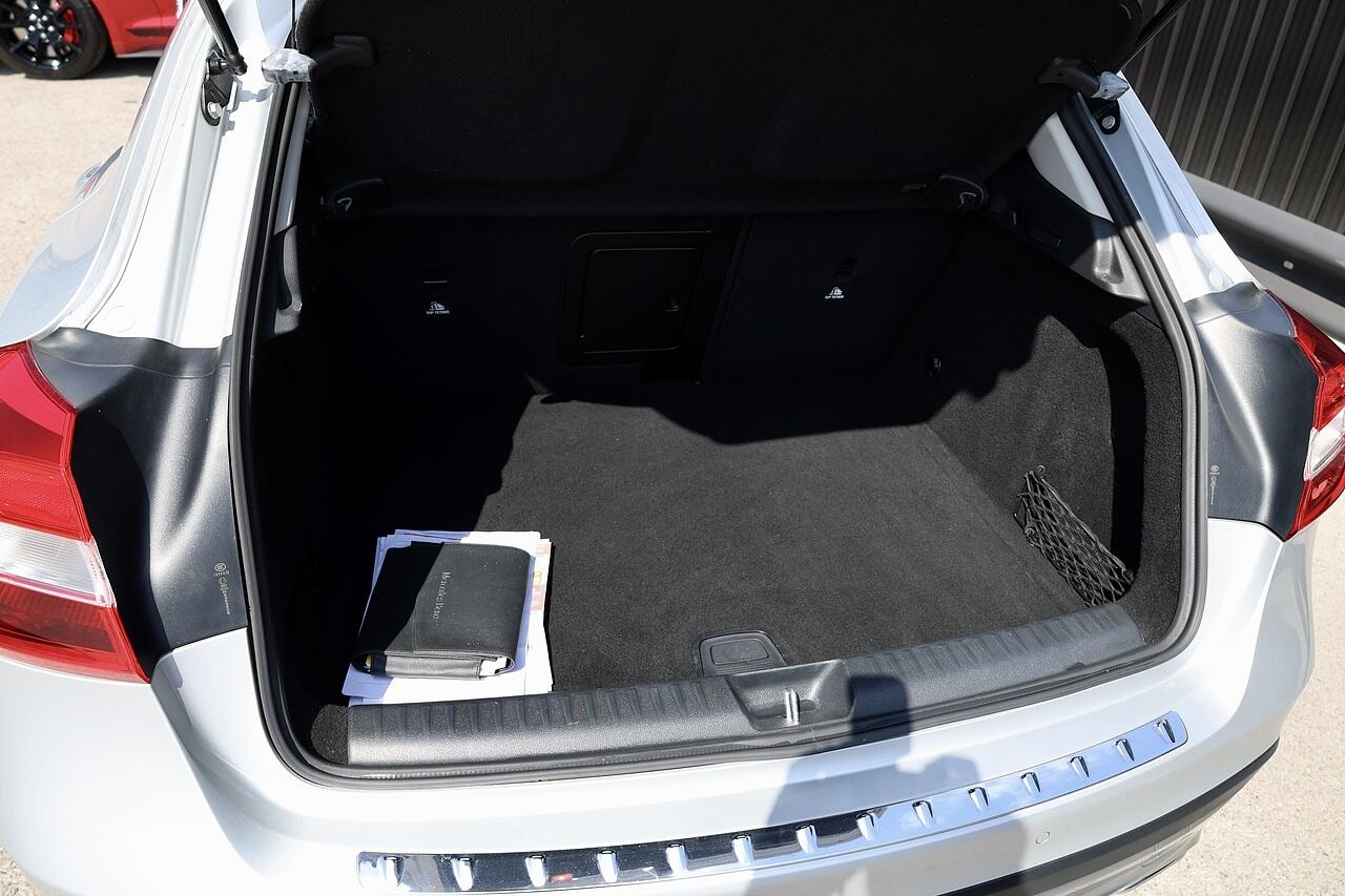 Mercedes-Benz Gla view 25