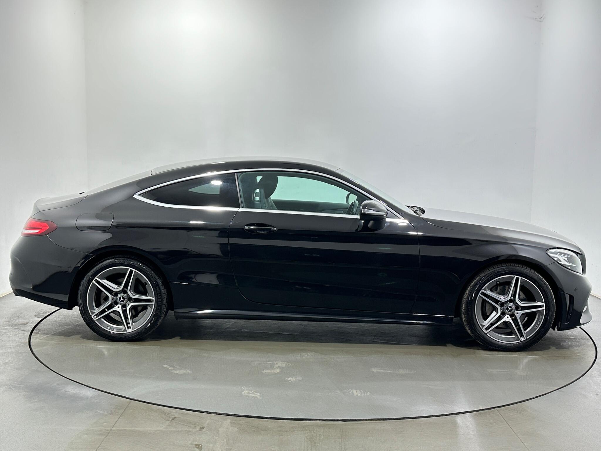 Mercedes-Benz C-Class view 9