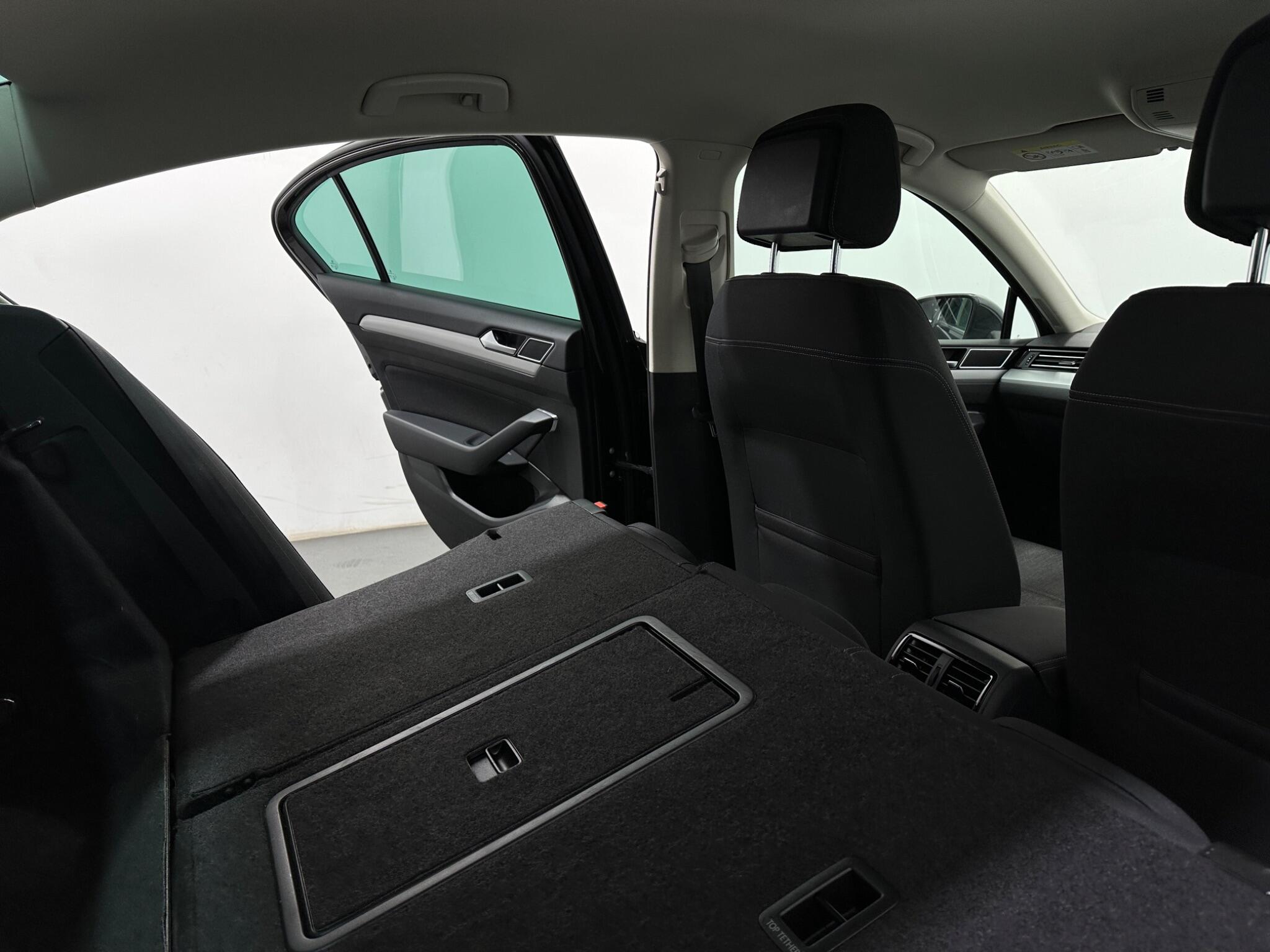 Volkswagen Passat view 46