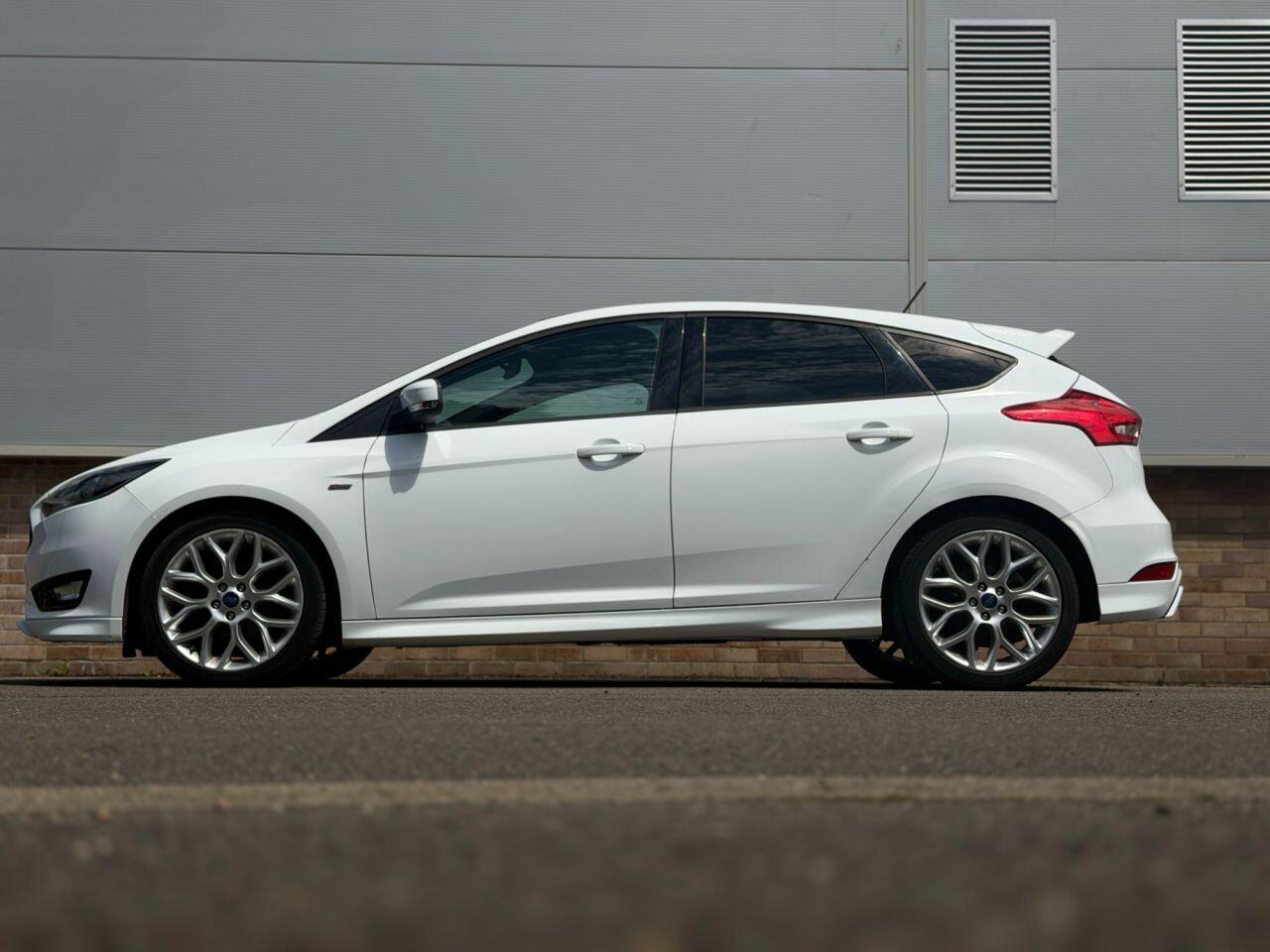 Ford Focus view 79