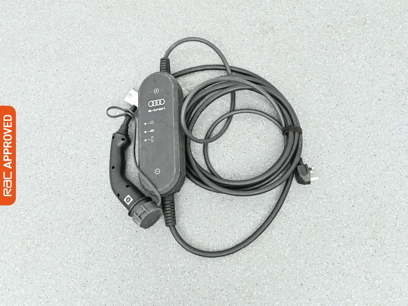 Audi E-Tron view 28