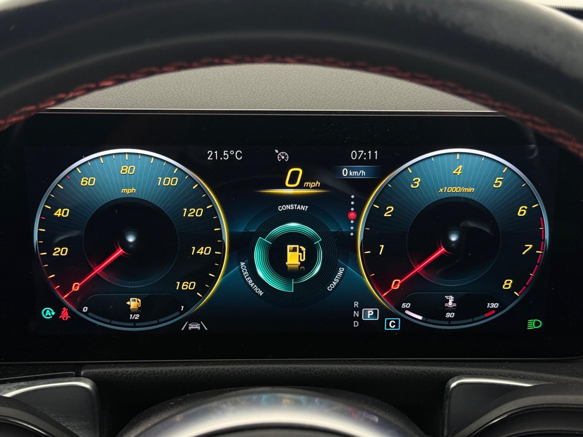 Mercedes-Benz GLB view 14