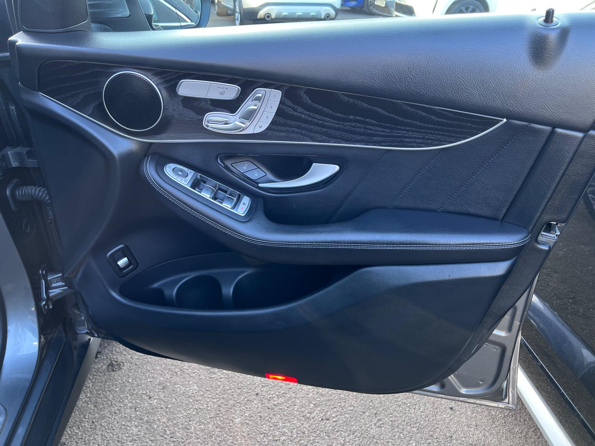 Mercedes-Benz GLC view 16