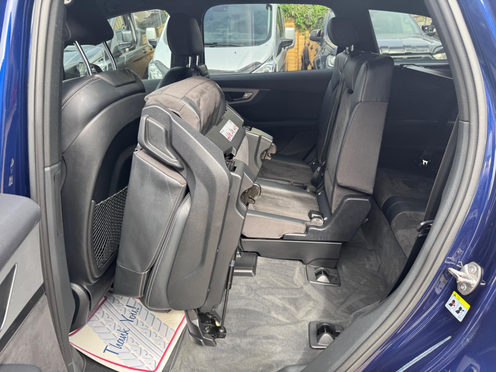 Audi Q7 view 22