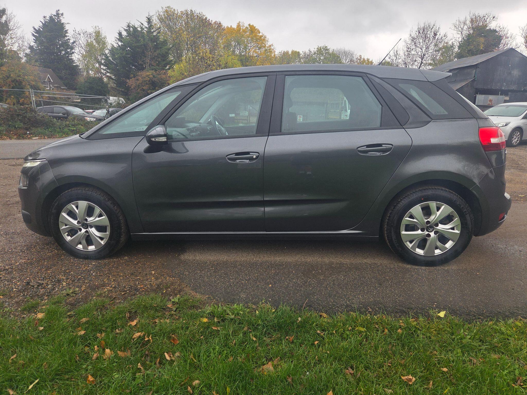 Citroen C4 Picasso view 7