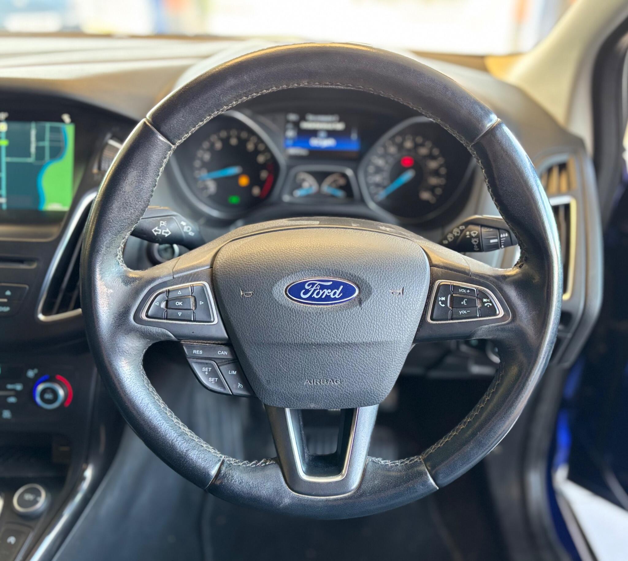 Ford Focus view 24