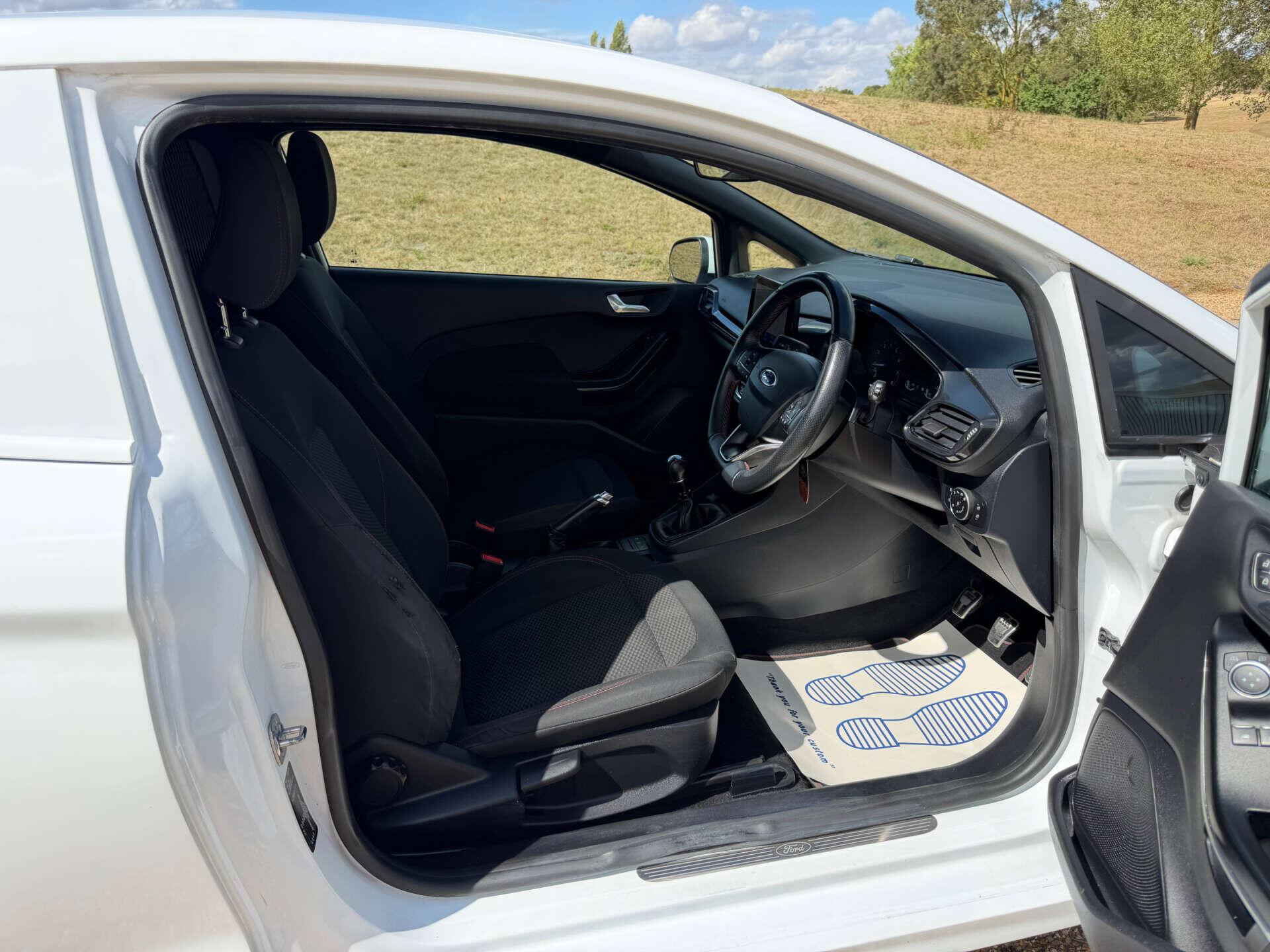 Ford Fiesta view 9