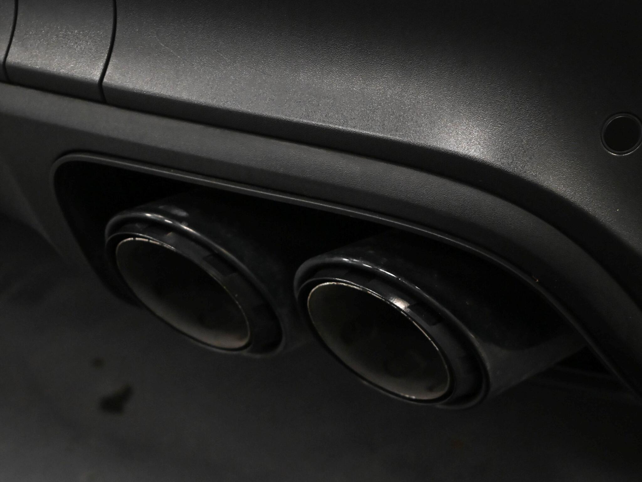 Porsche Cayenne view 29