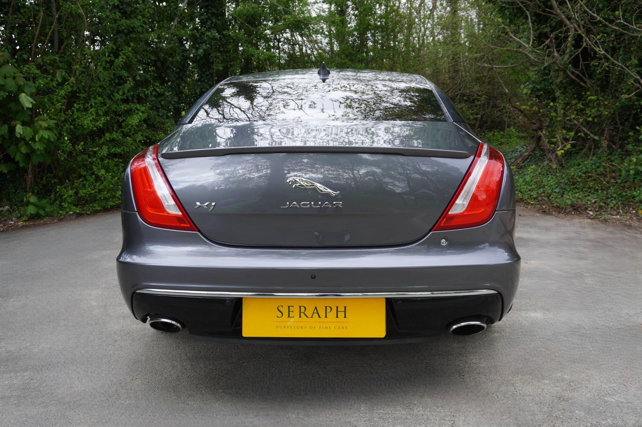 Jaguar XJ view 5