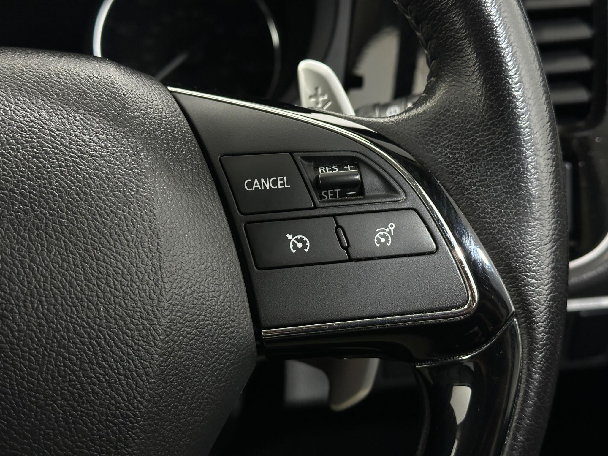 Mitsubishi Outlander view 16