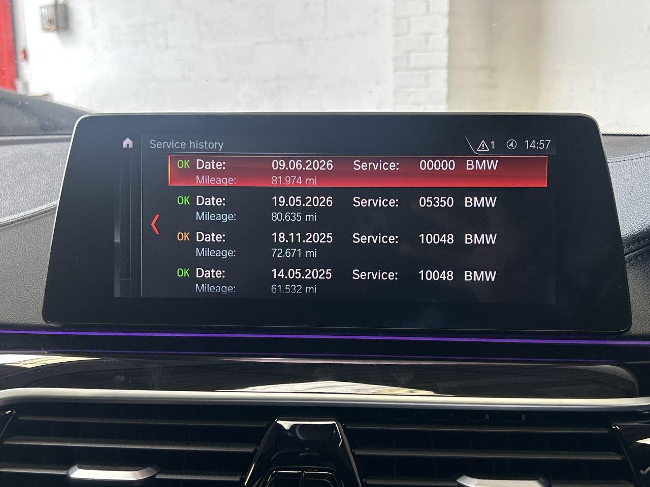 BMW 5 Series view 32