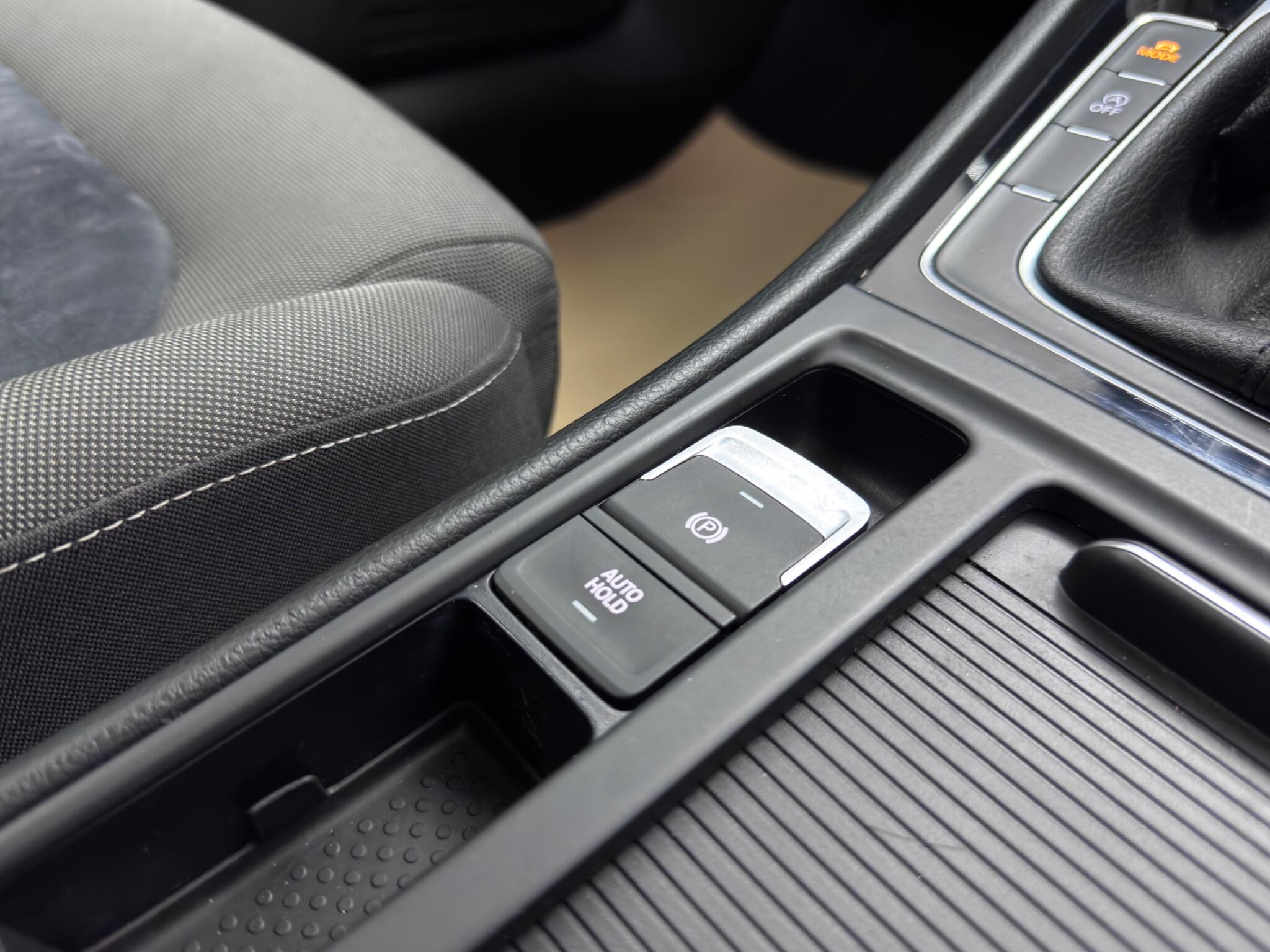 Volkswagen Golf view 29