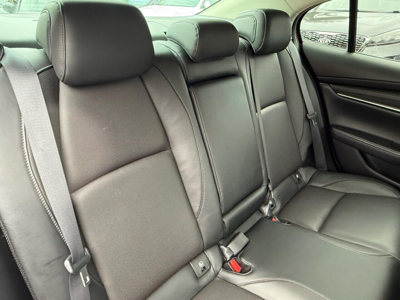 Mazda Mazda3 view 11