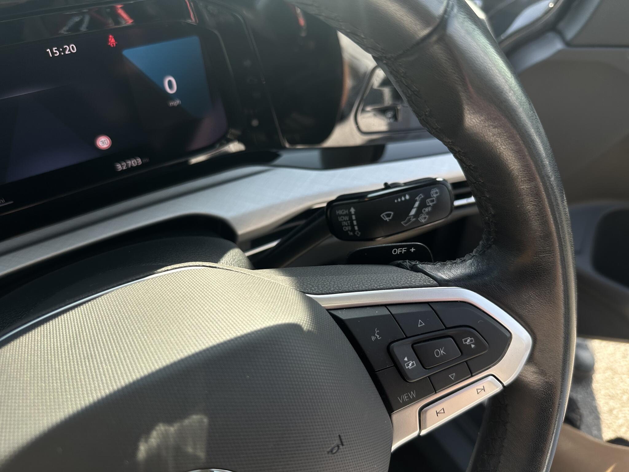 Volkswagen Golf view 9