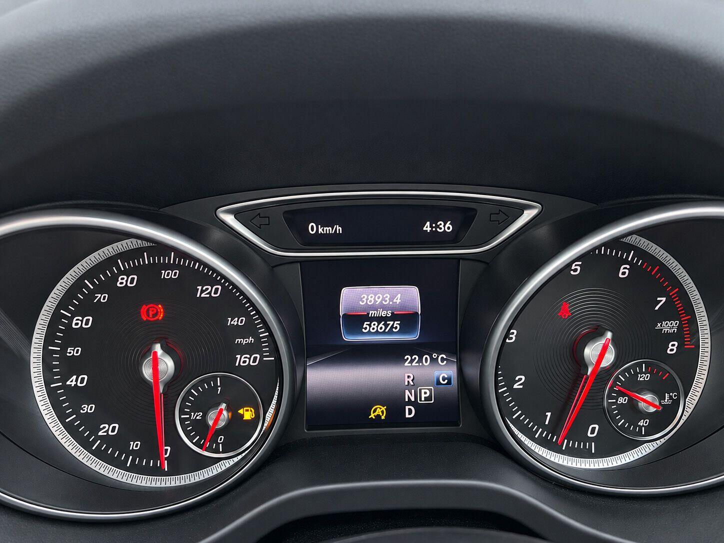 Mercedes-Benz Gla view 26