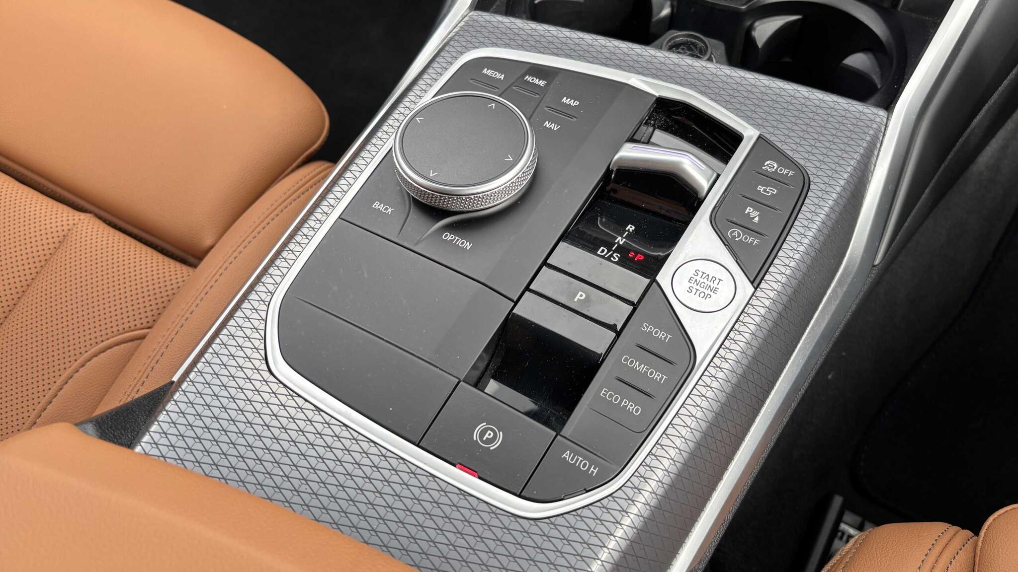 BMW 3 Series view 14