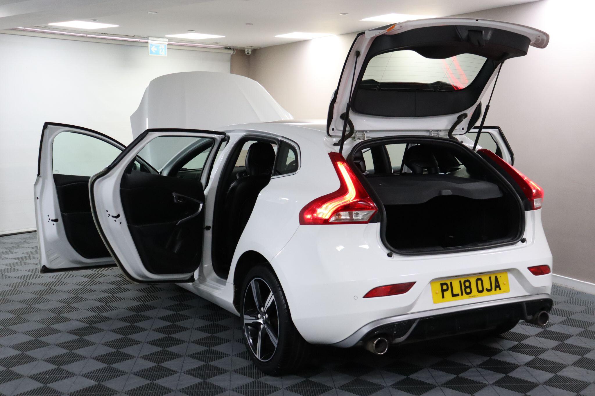 Volvo V40 view 21