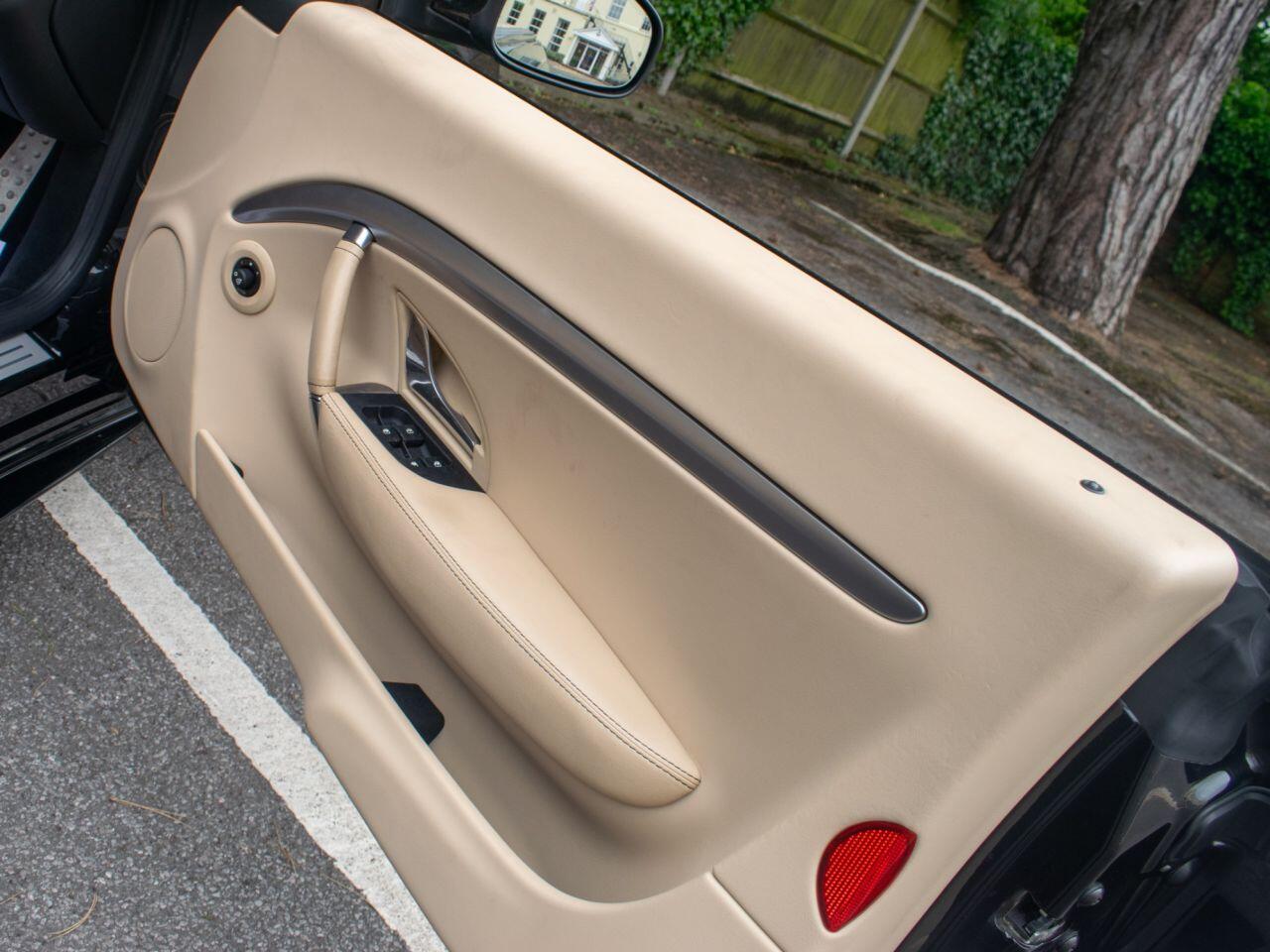 Maserati Grancabrio view 43