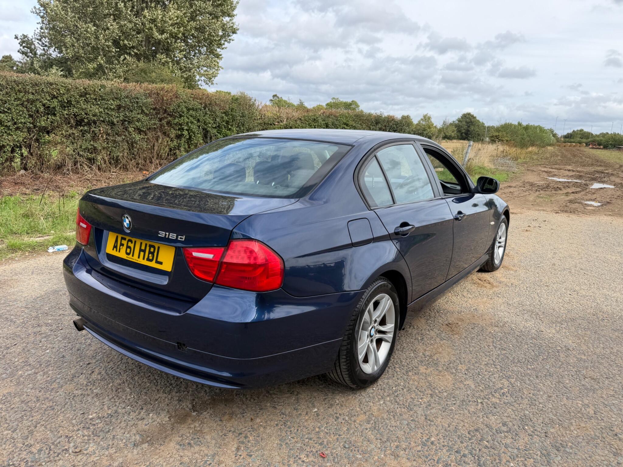BMW 3 Series view 23