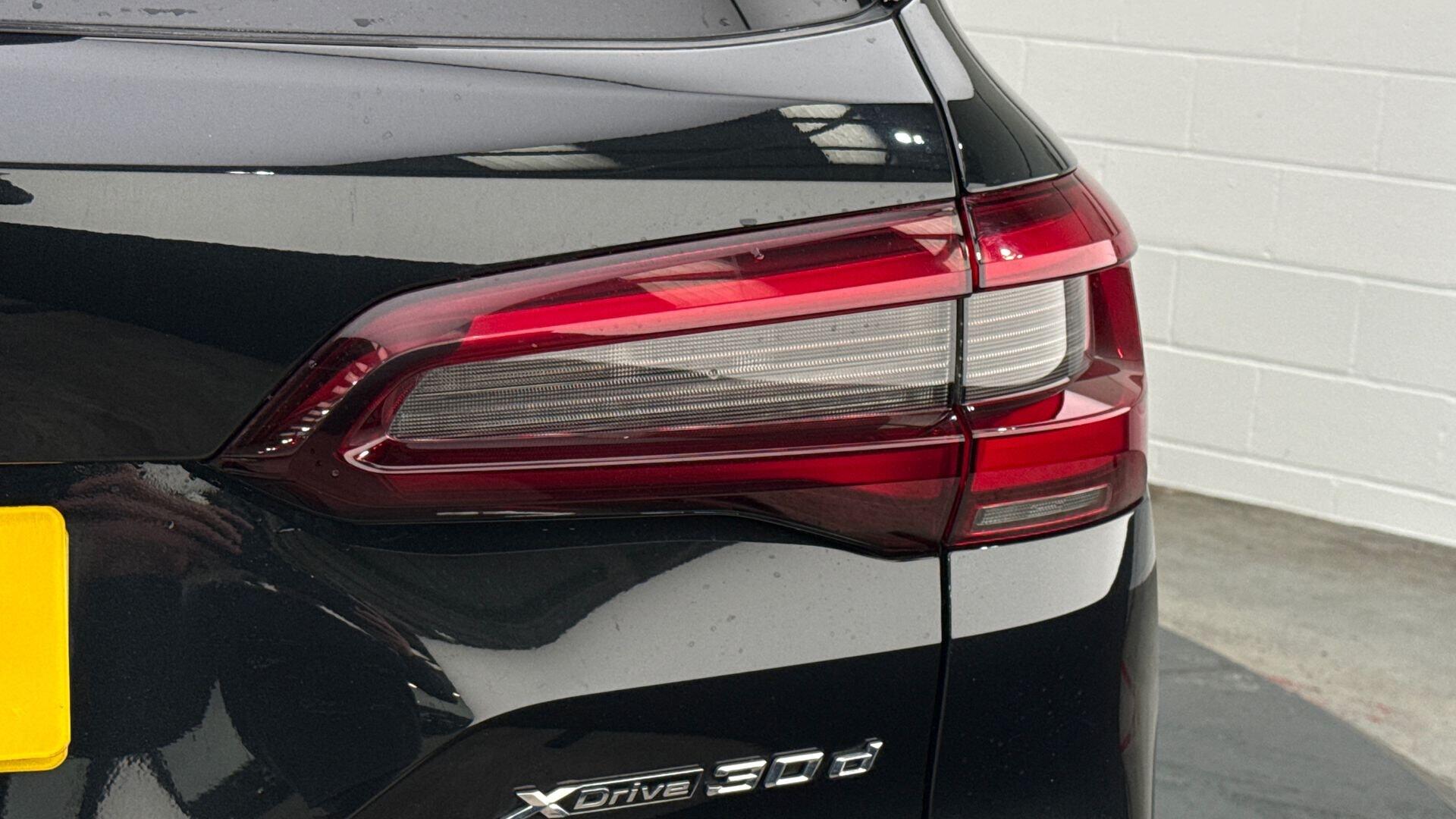 BMW X5 view 22