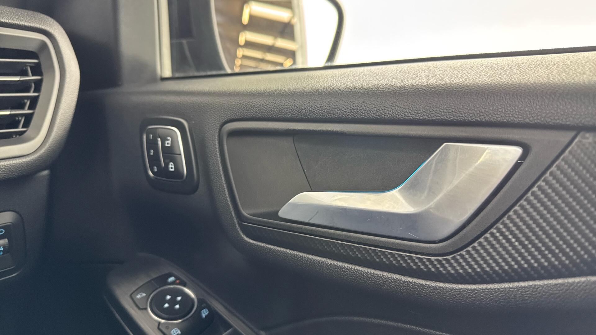 Ford Kuga view 39