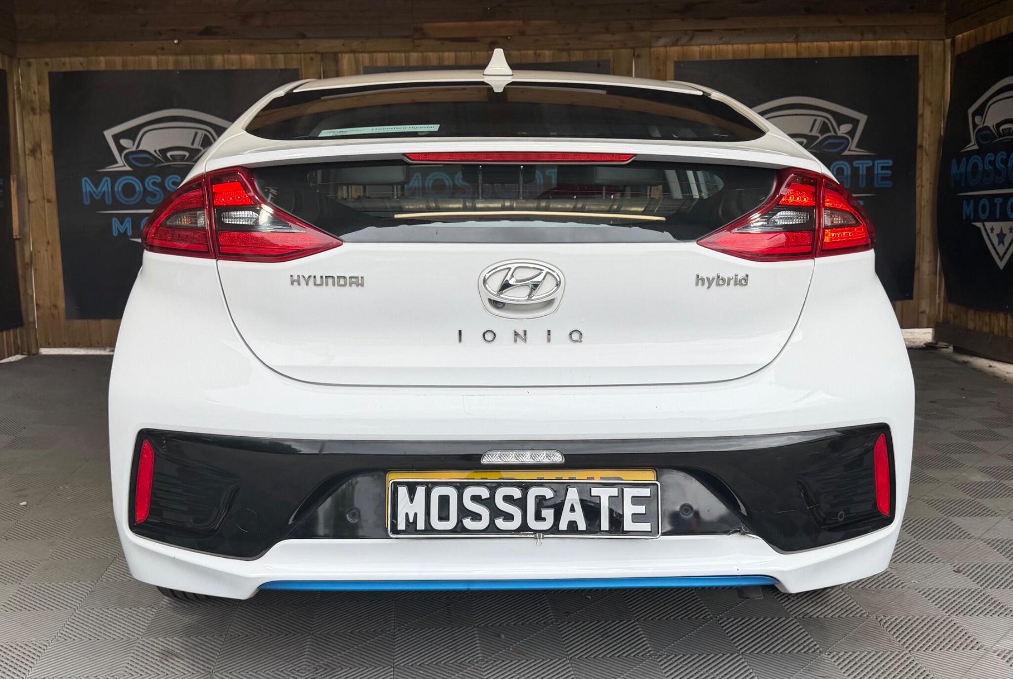 Hyundai Ioniq view 10