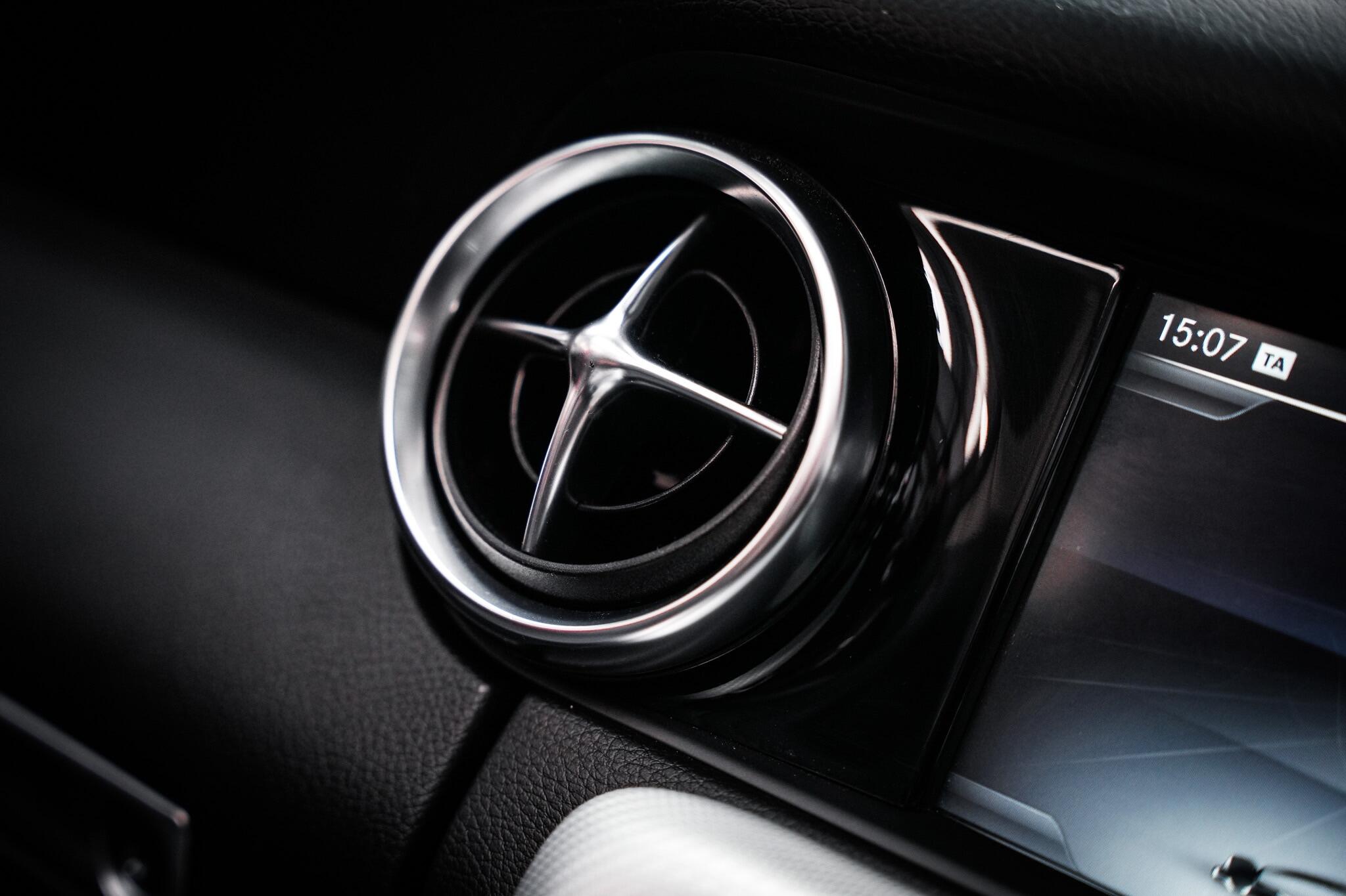 Mercedes-Benz SLC view 42