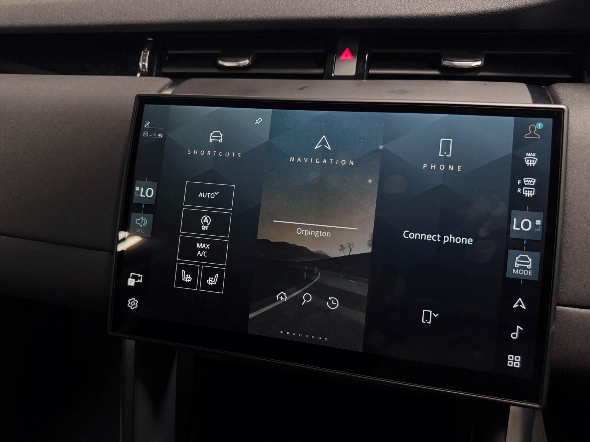 Land Rover Discovery Sport view 41