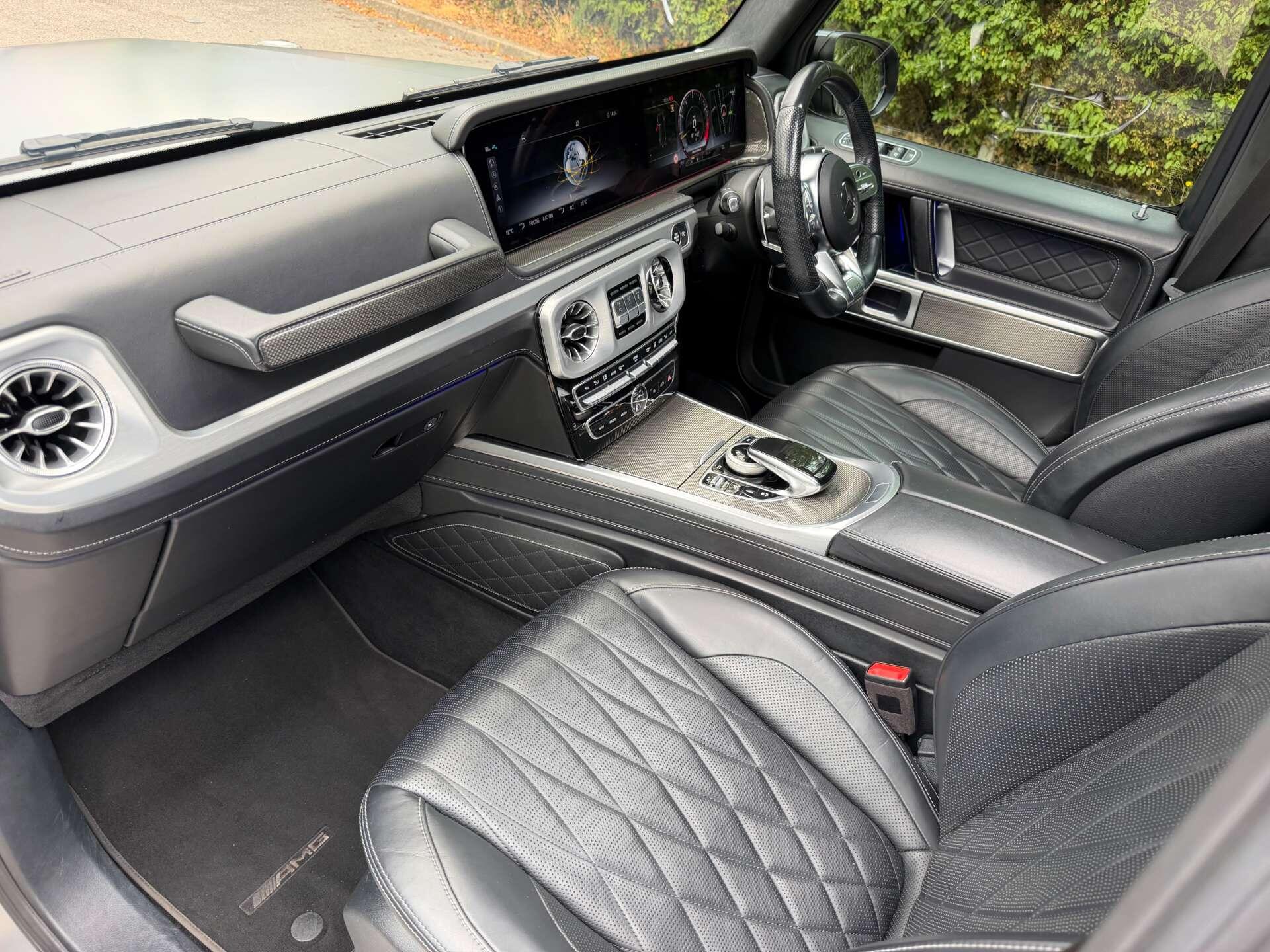Mercedes-Benz G-Class view 32
