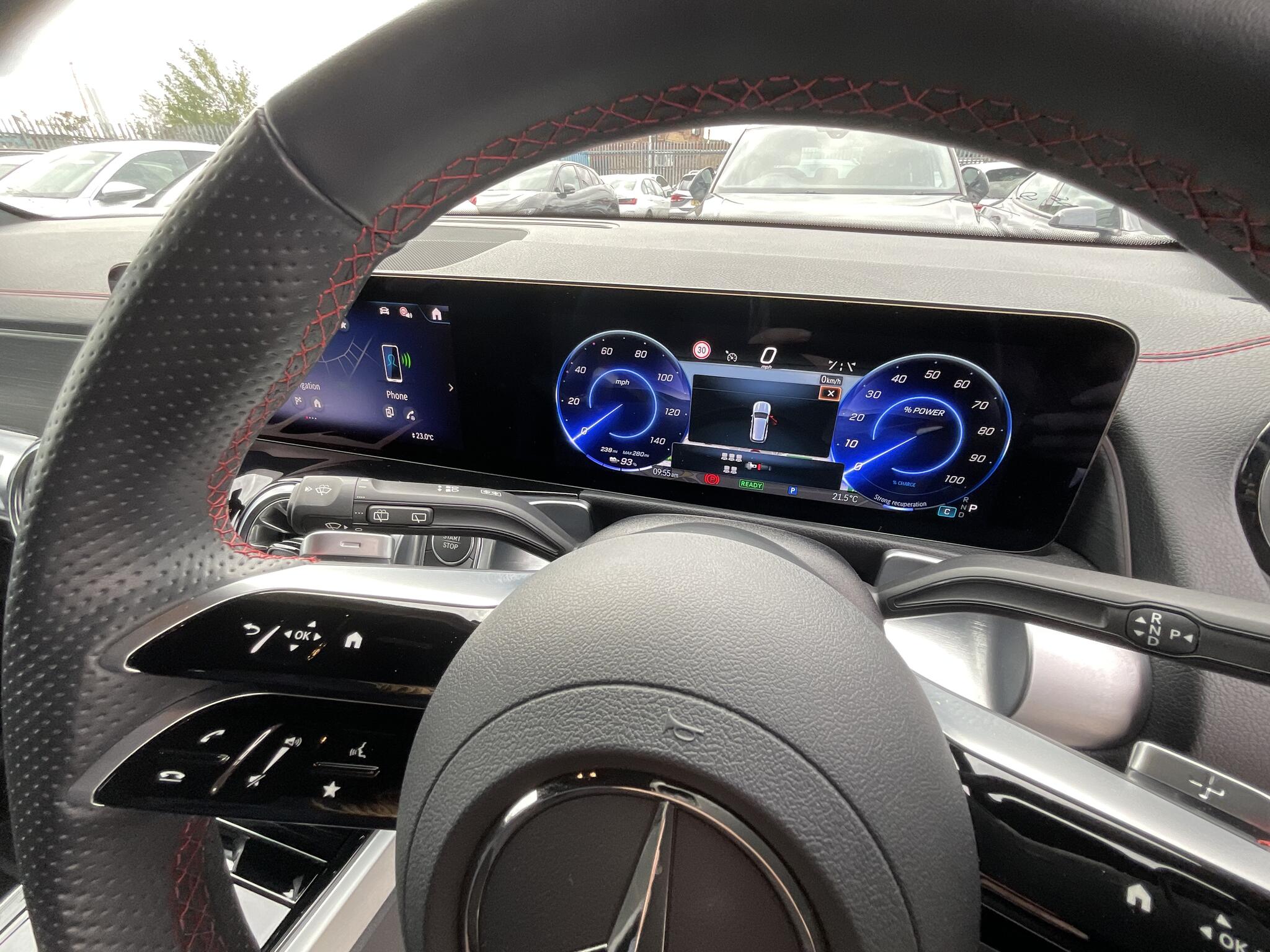 Mercedes-Benz Eqb view 22