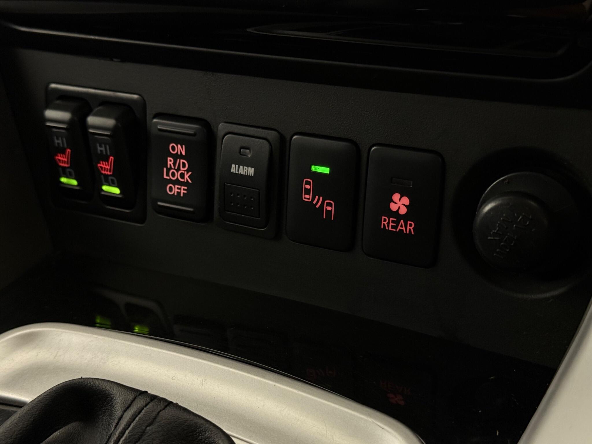 Mitsubishi Shogun Sport view 17