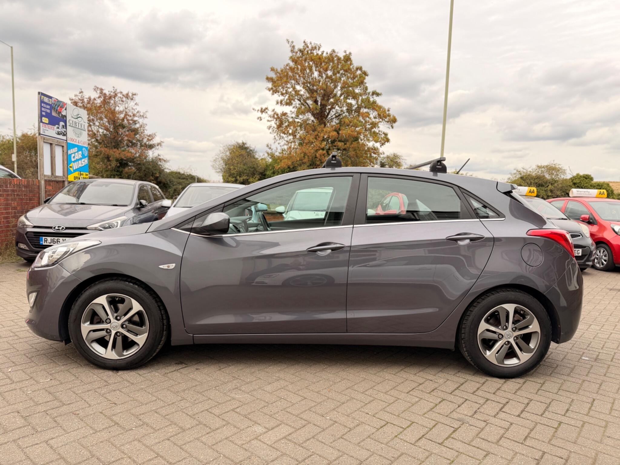 Hyundai i30 view 4