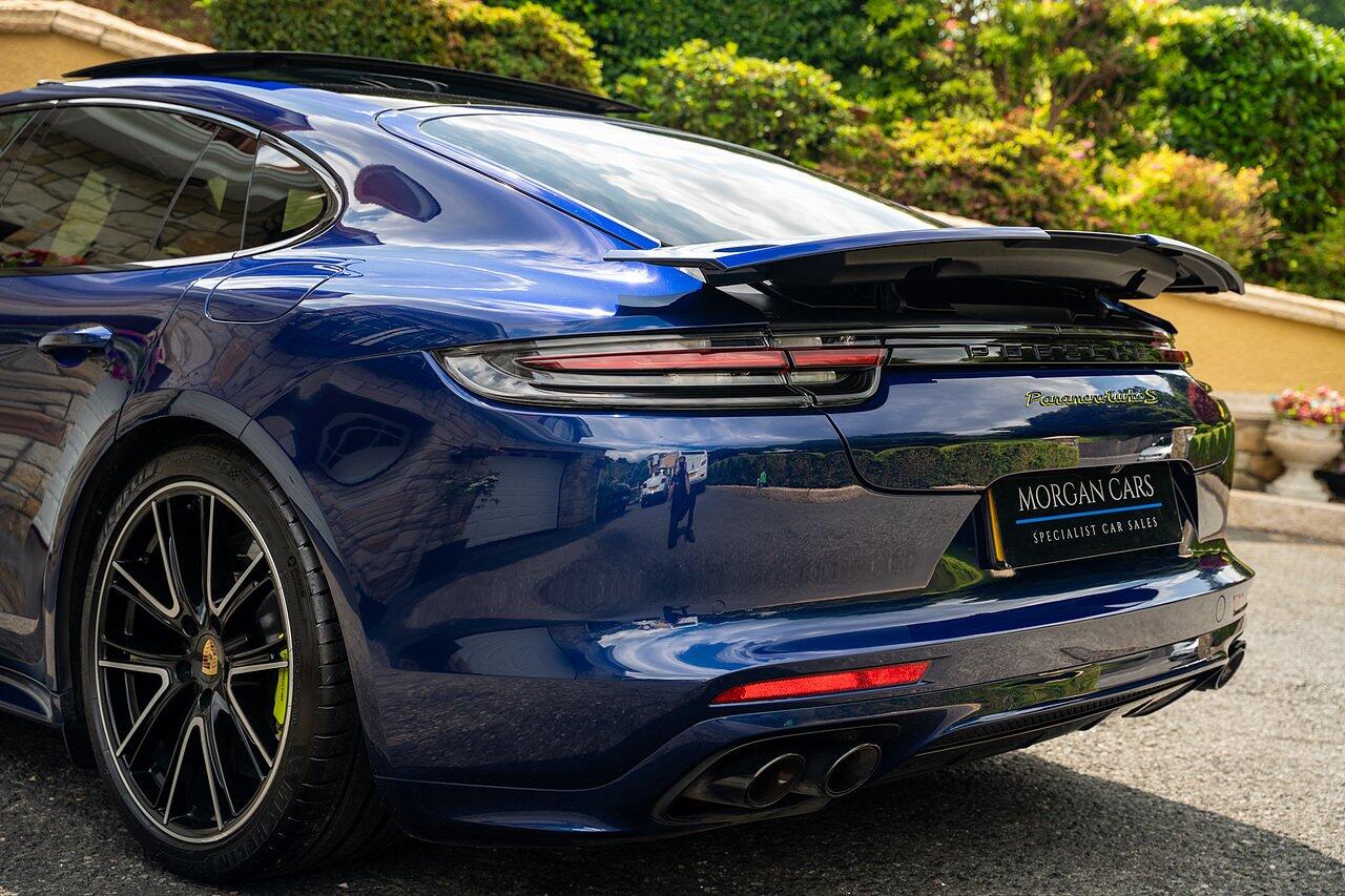 Porsche Panamera view 8