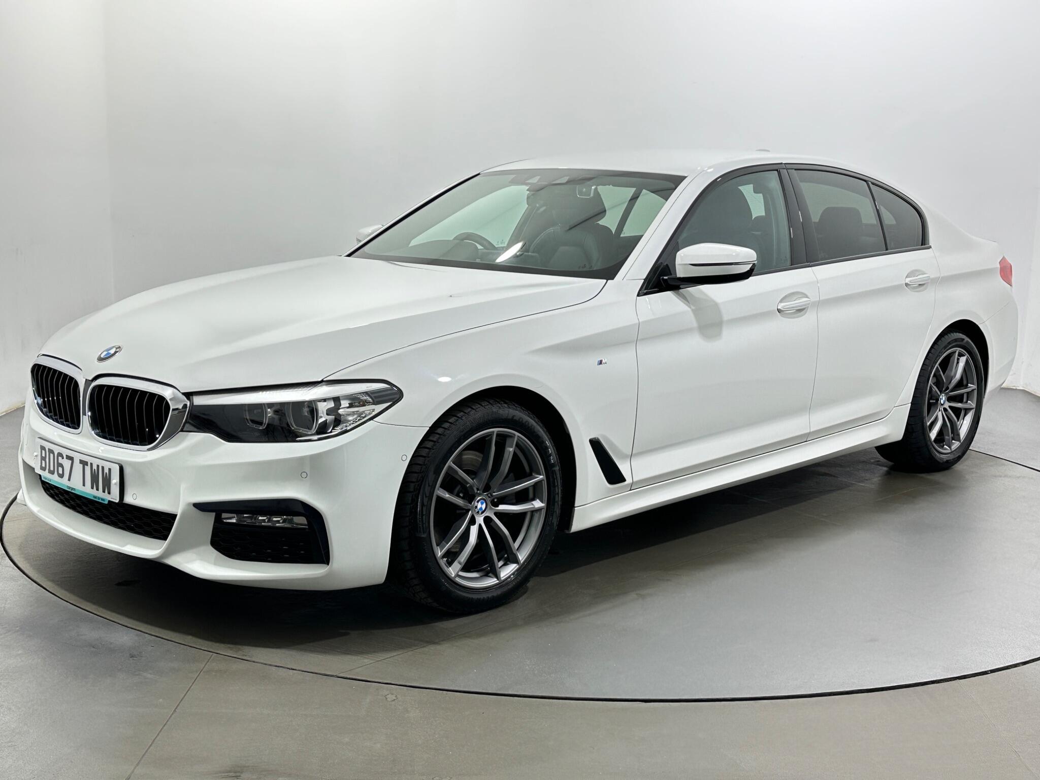 BMW 5 Series view 4