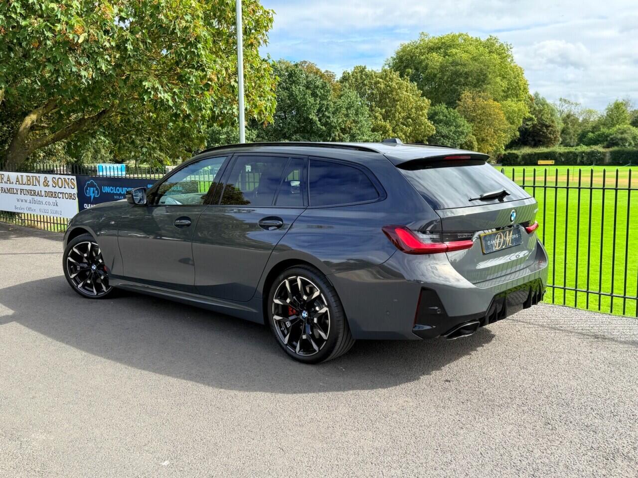 BMW 3 Series view 9