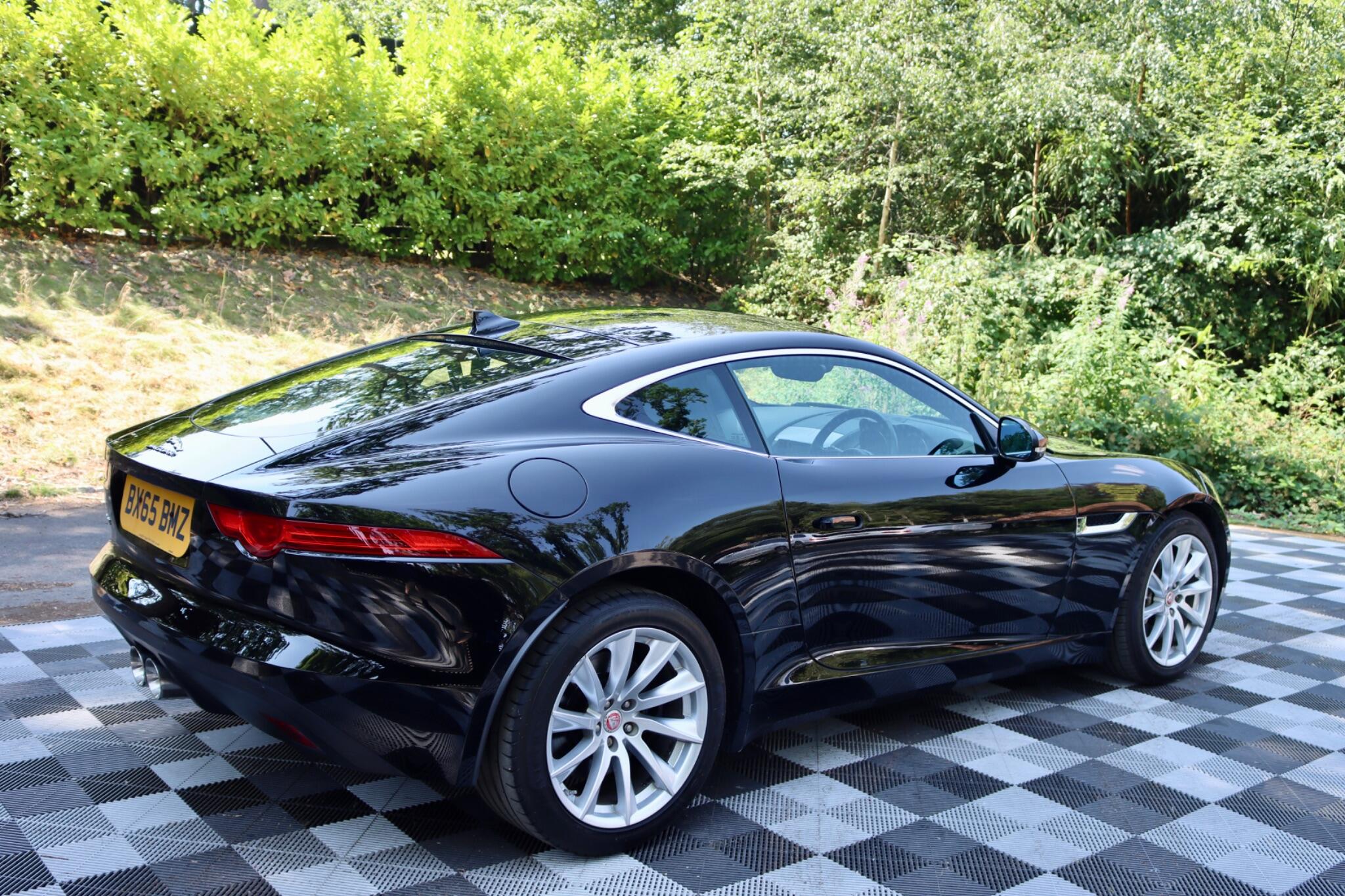 Jaguar F-Type view 16