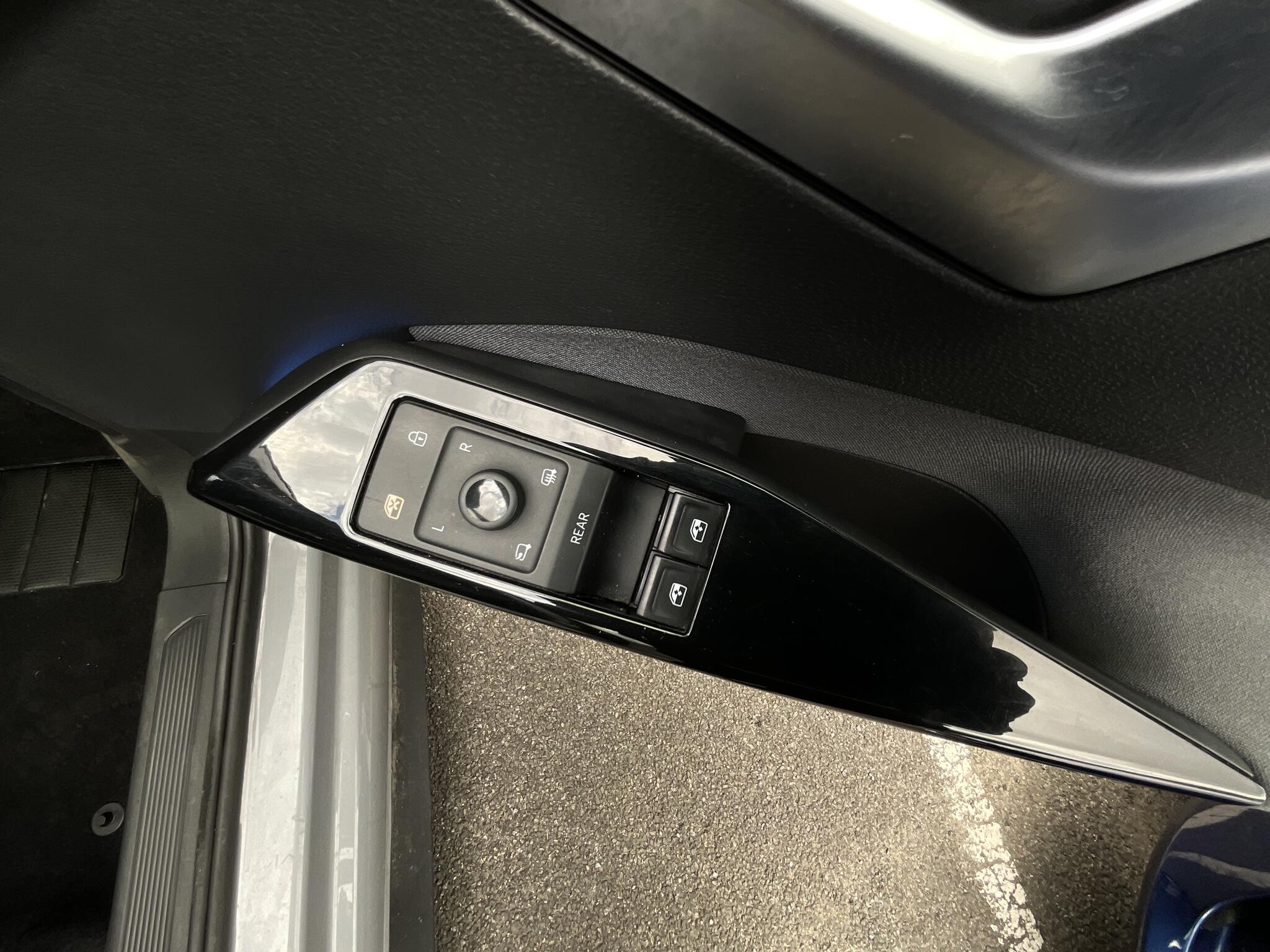 Volkswagen ID.3 view 33