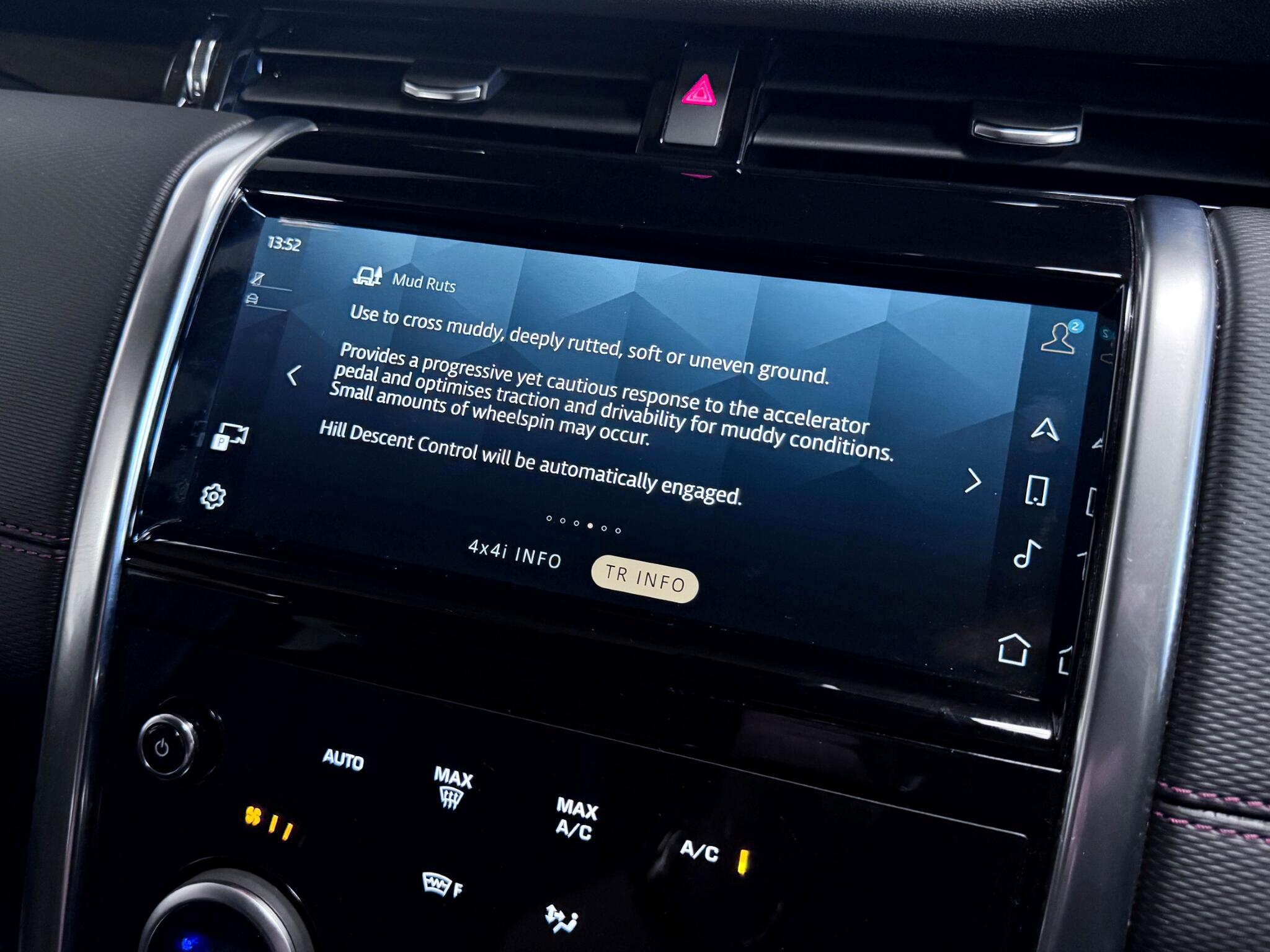 Land Rover Discovery Sport view 50