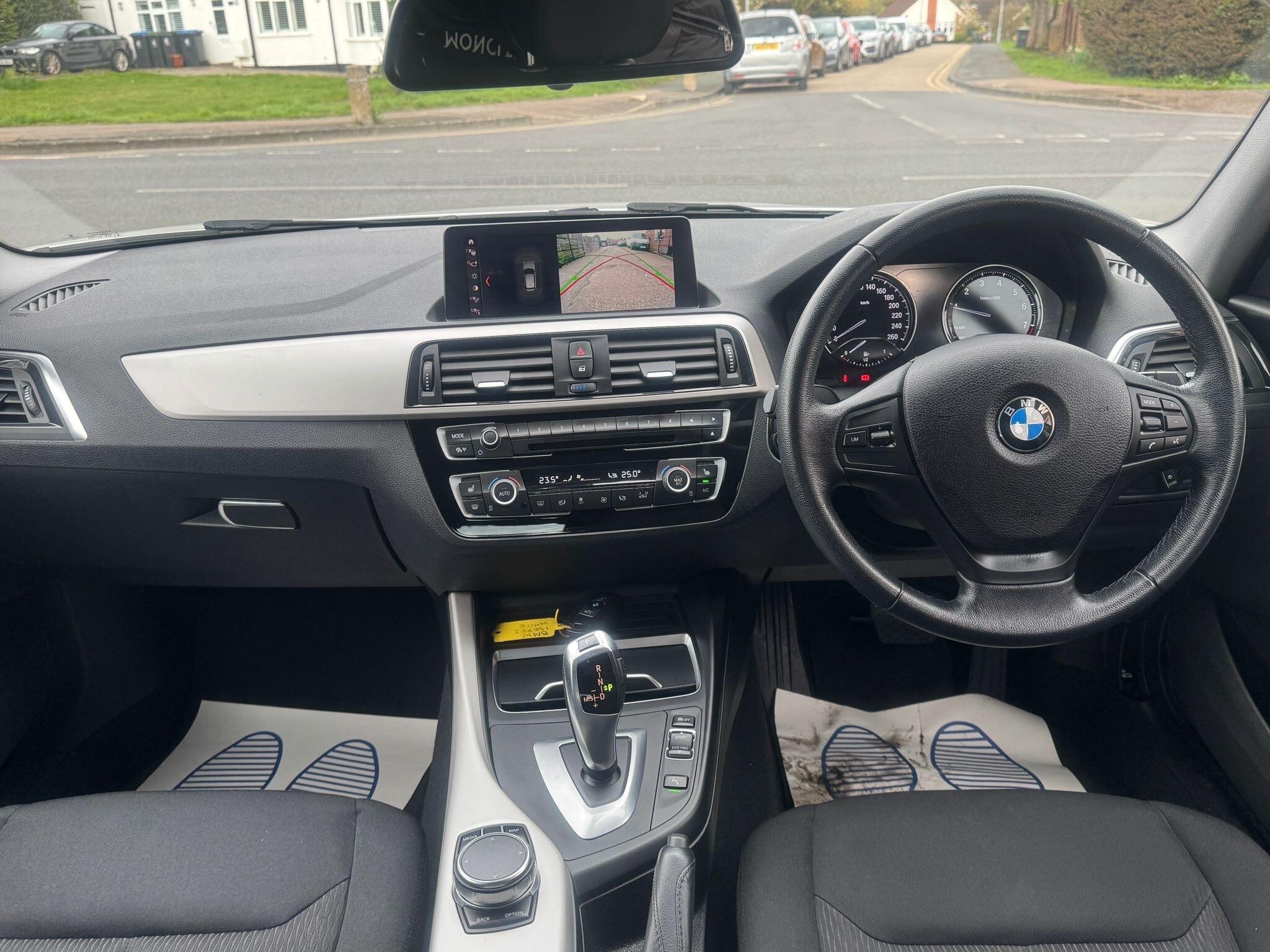 BMW 1 Series view 3
