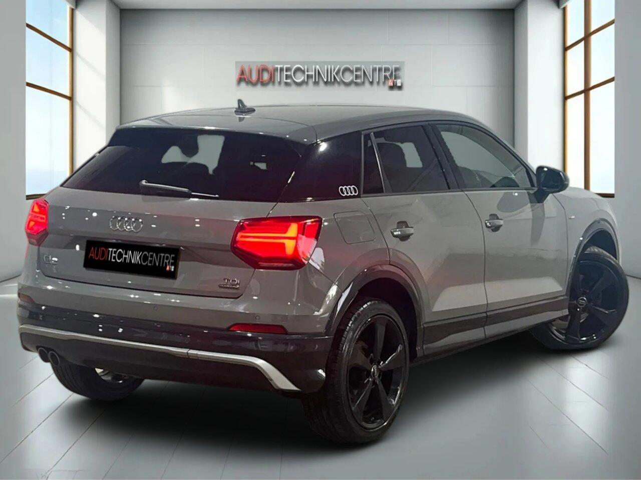 Audi Q2 view 7