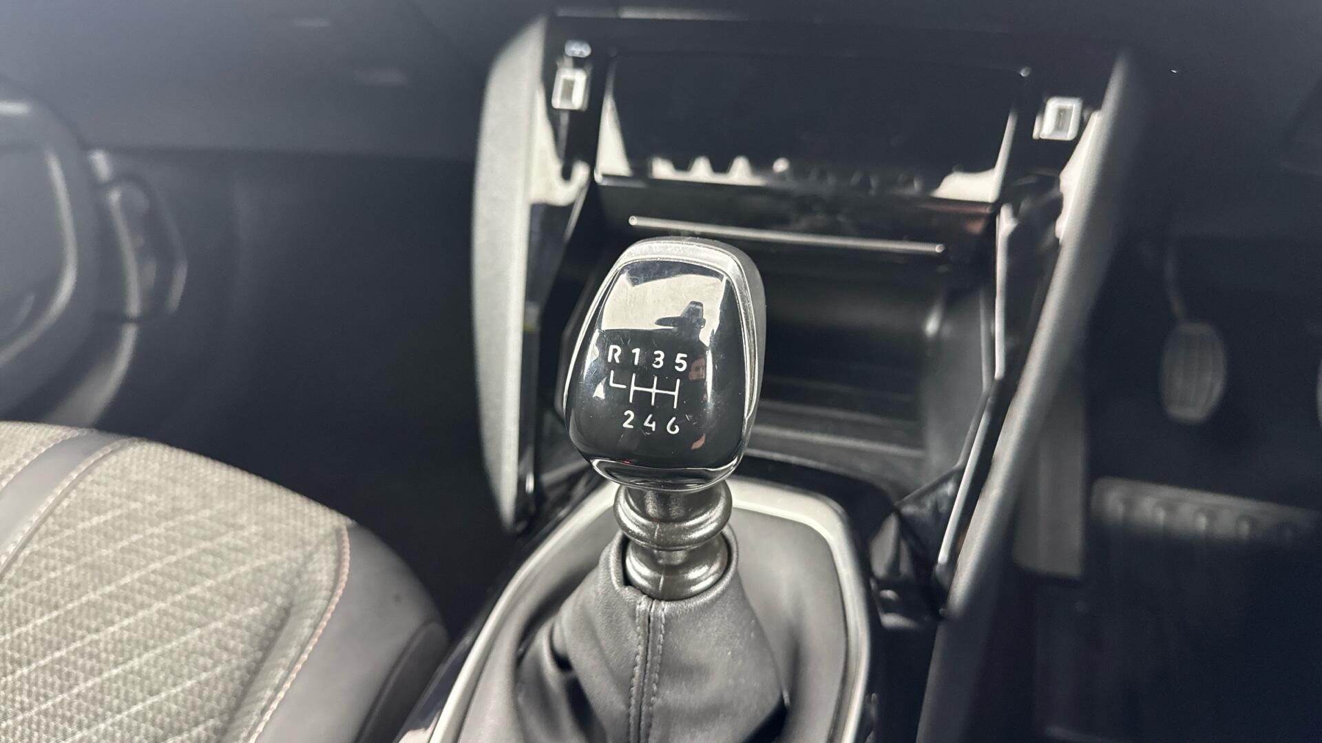 Peugeot 2008 view 36