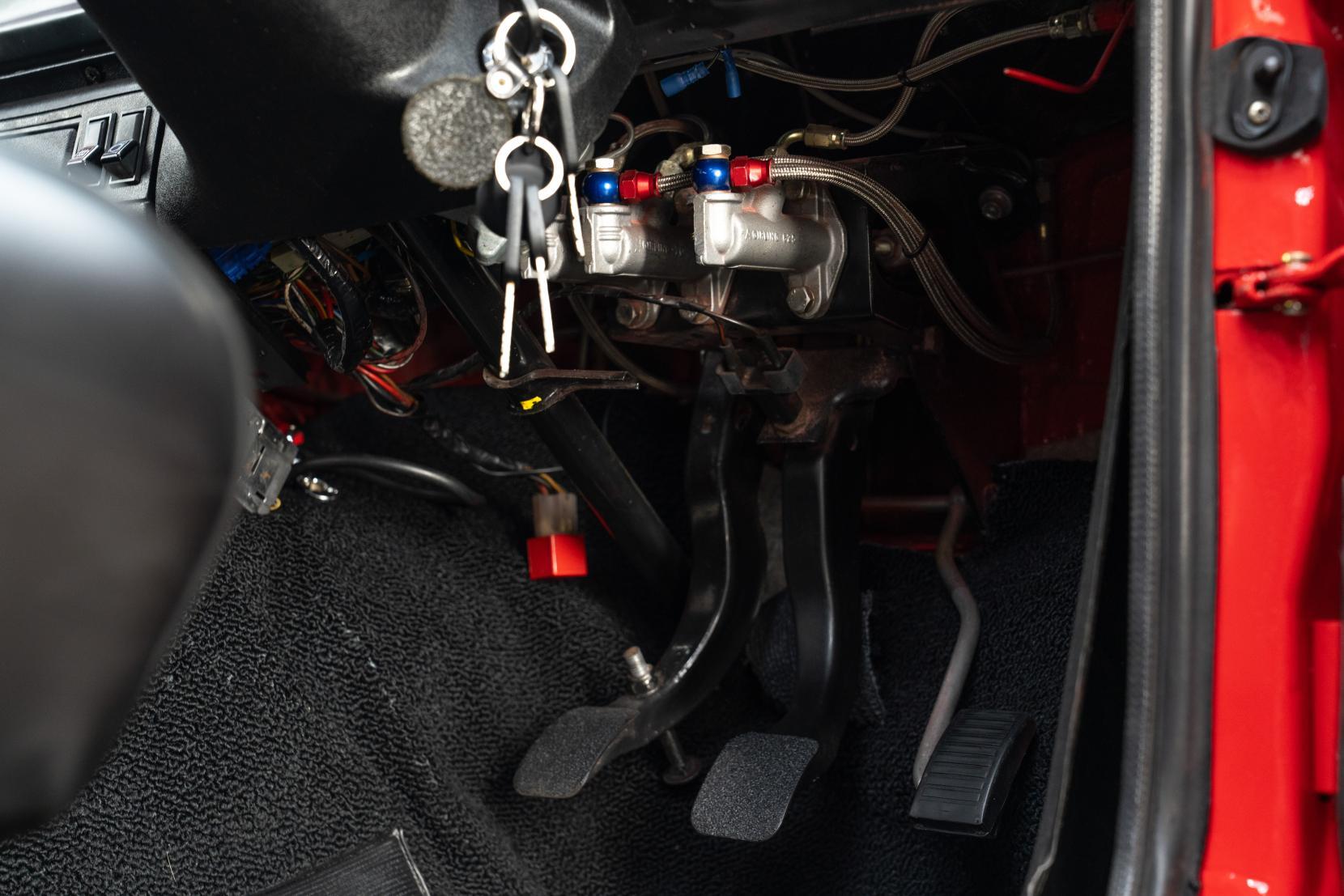 Ford Escort view 11