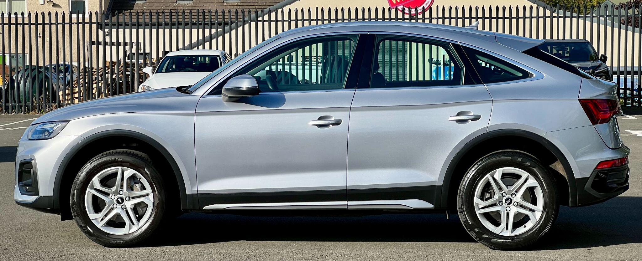 Audi Q5 view 9