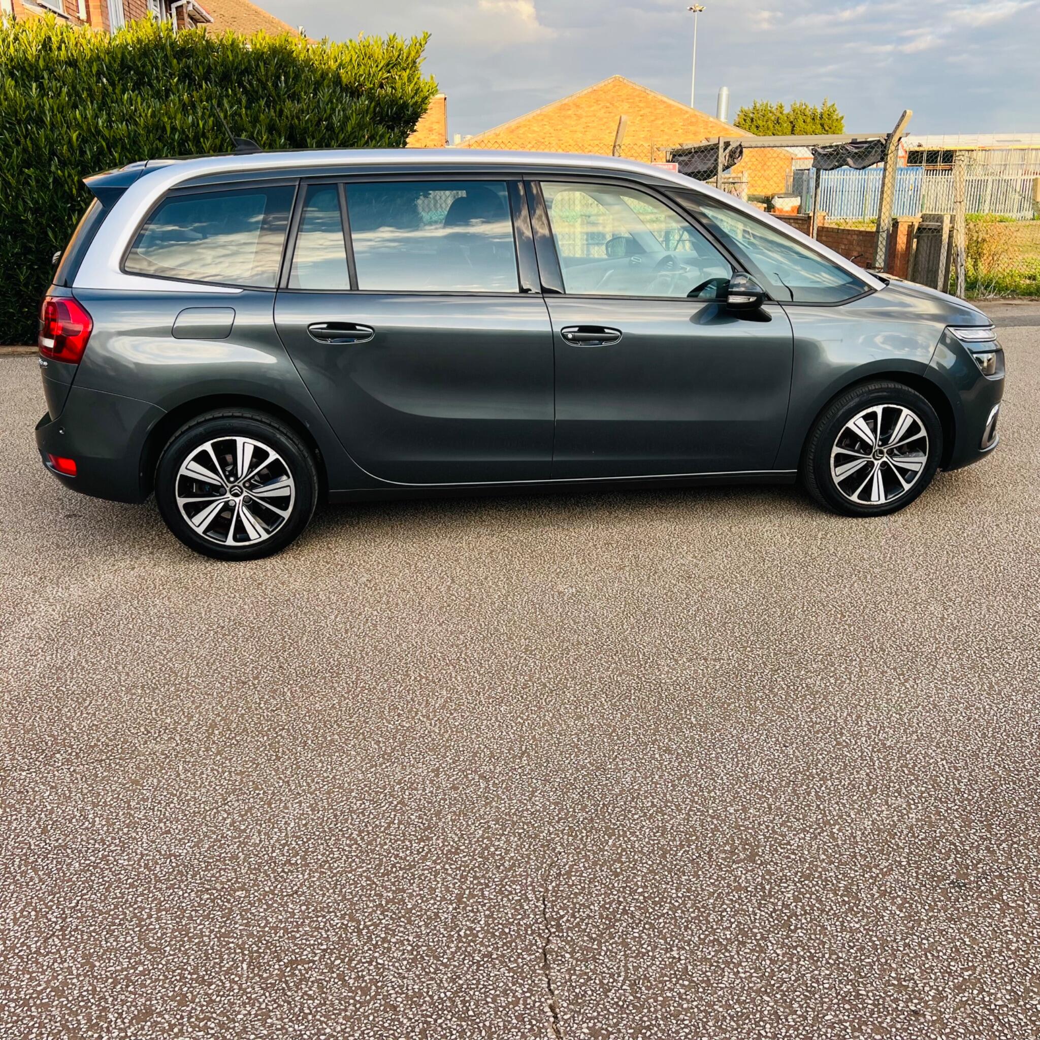 Citroen Grand C4 Picasso view 10